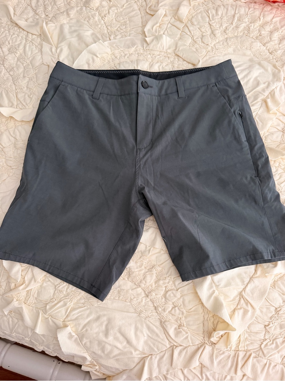 Men’s Vuori shorts!